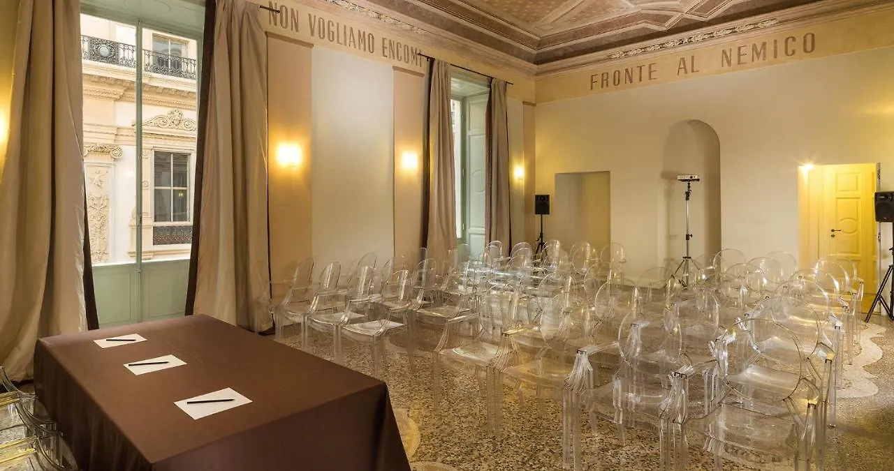 The Glamore Milano Duomo 5*, Milan Italy