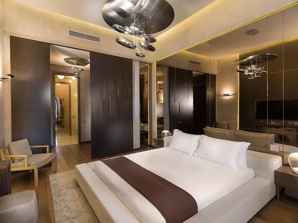 The Glamore Milano Duomo 5*, Milan Italy