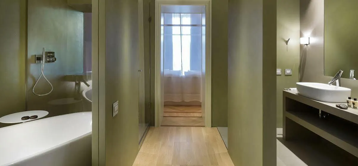 ***** Hotel The Glamore Milano Duomo Italy