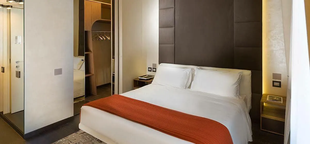 The Glamore Milano Duomo Hotel Milan